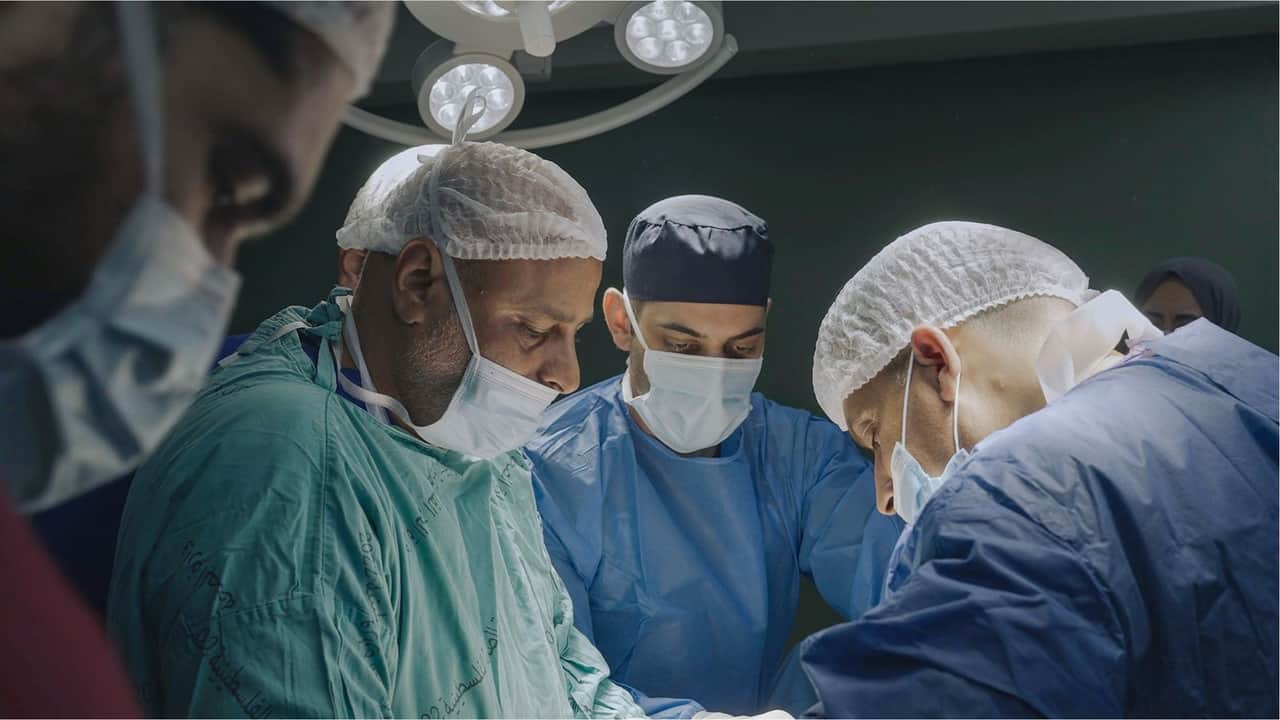 Still 1 from American Doctor