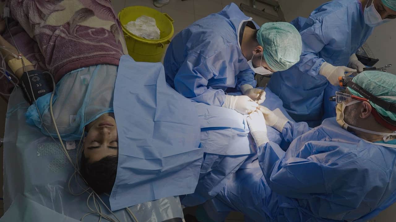 Still 2 from American Doctor